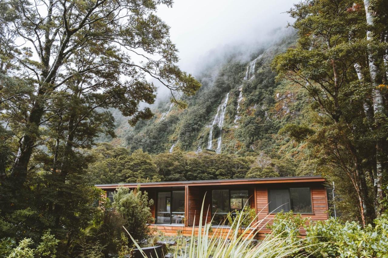 Milford Sound Lodge Екстериор снимка